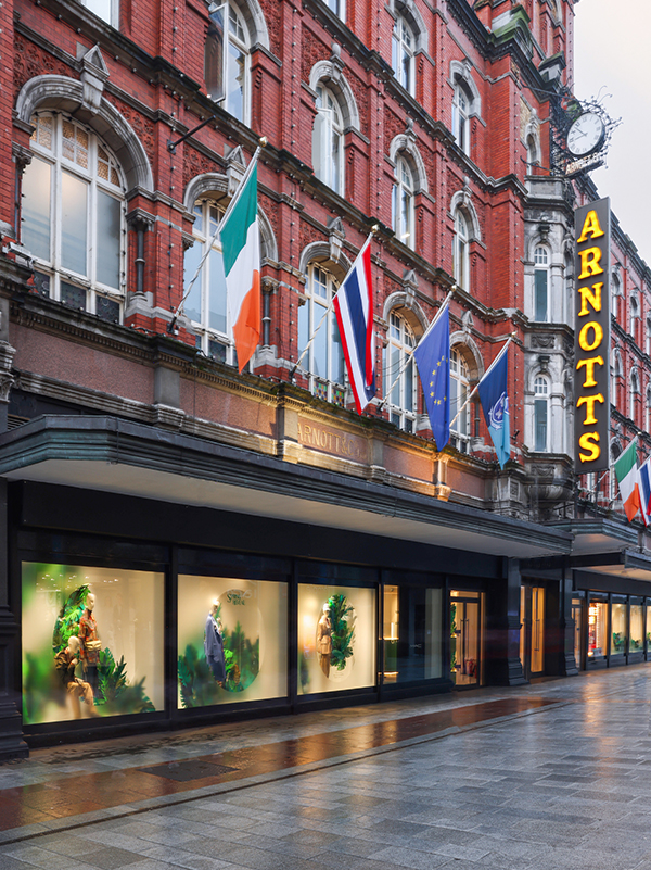 Haagen-Dazs logo and Lotus Biscoff logo placed one above the other depicting a collaboration between them.